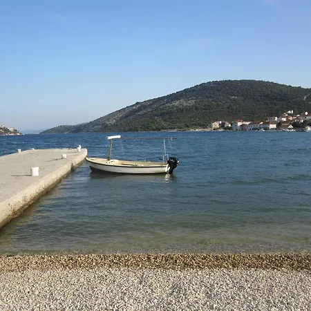Deni Daire Vinišće