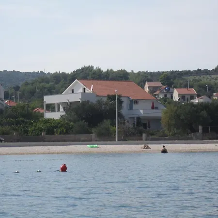 Deni Daire Vinišće