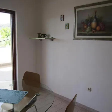 Deni Daire Vinišće