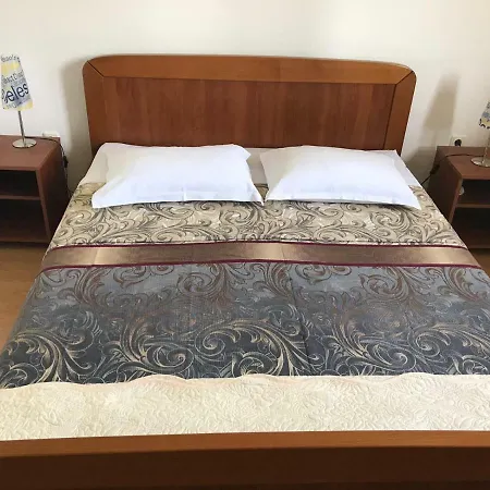 Deni * Vinišće